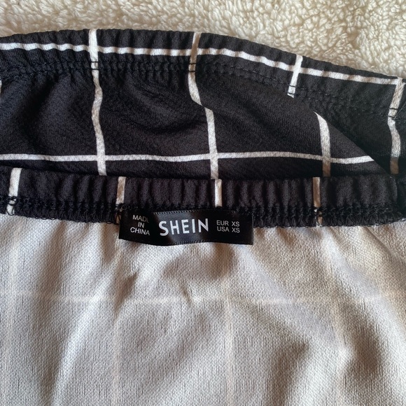 Vintage 90s inspired striped patterned tube top with straps - Picture 3 of 3